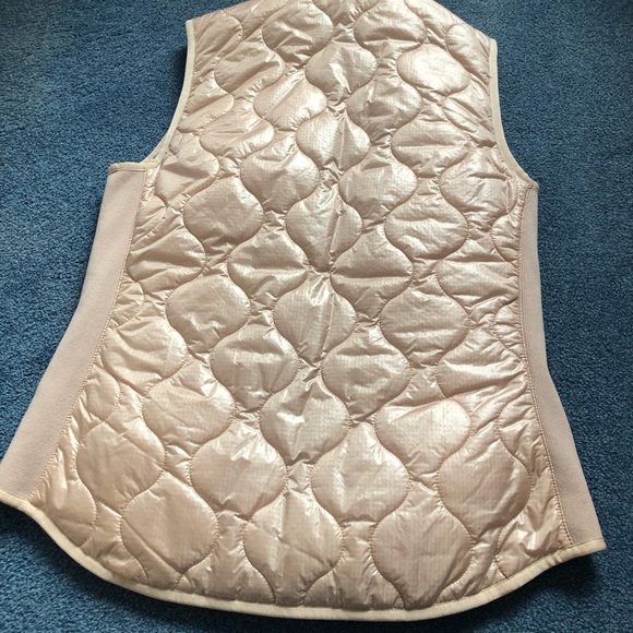 J crew lightweight vest worn once - Picture 2 of 2